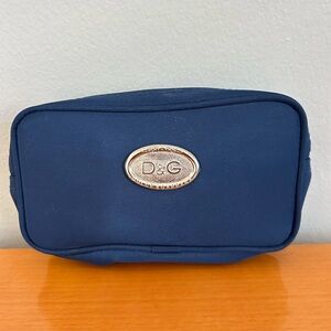 NWOT Navy blue nylon, silver zip travel bag